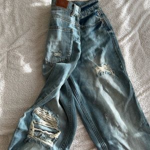 BDG distressed jeans. Slim straight